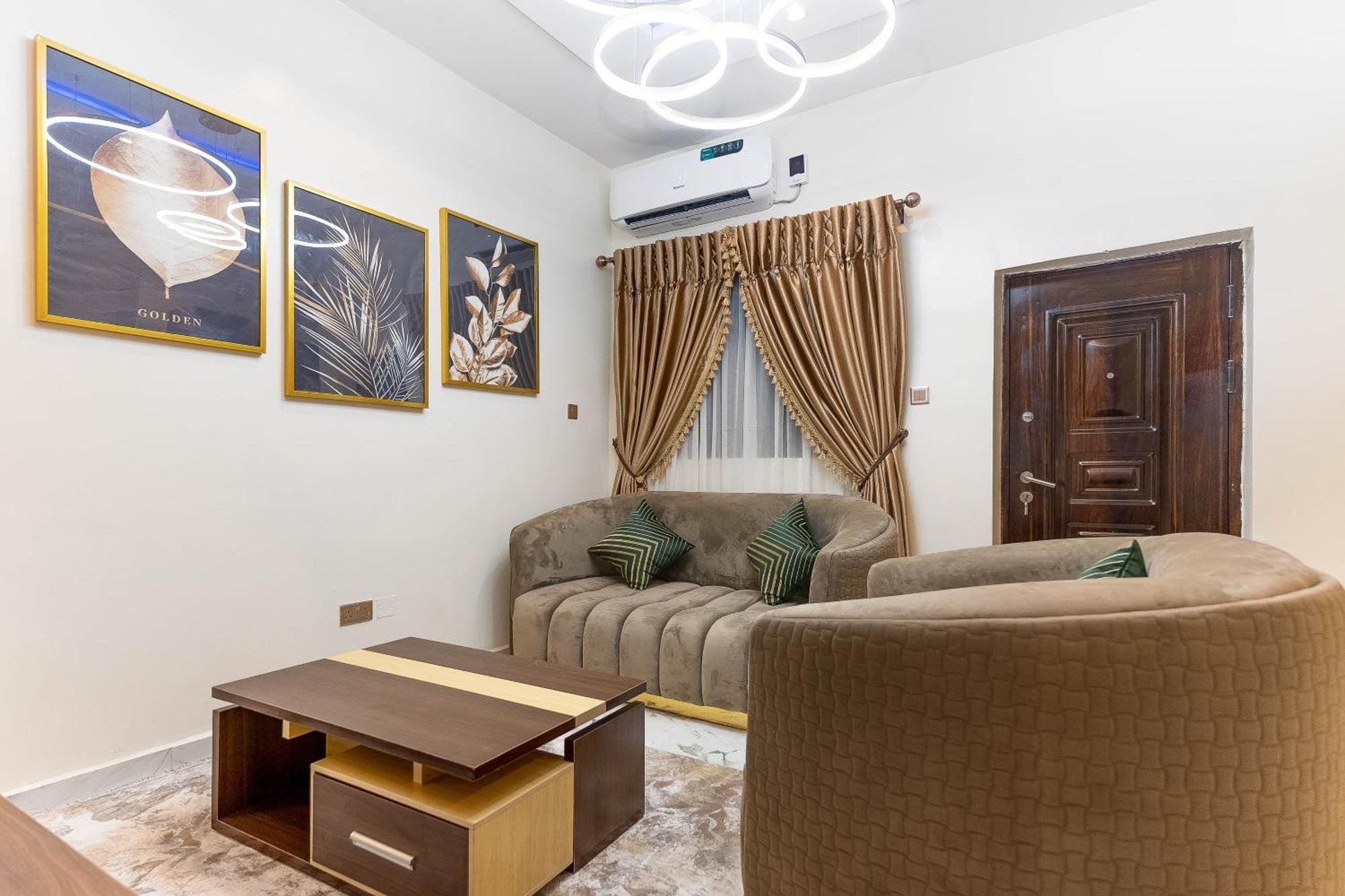 God'S Touch Apartments Remi Fani Kayode Gra. 이케야 외부 사진